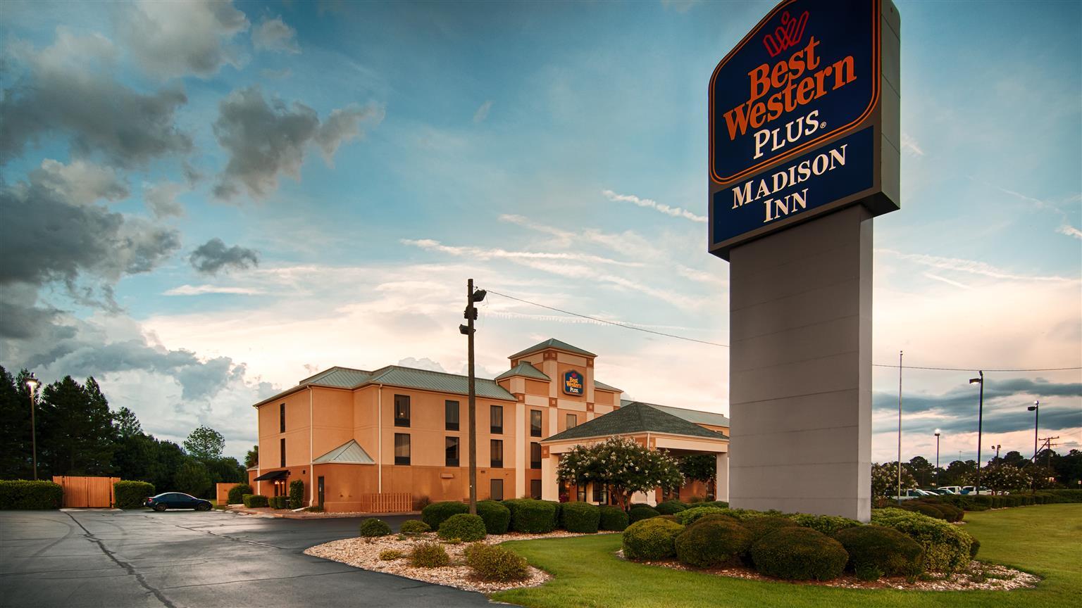 Best Western Plus Madison Esterno foto